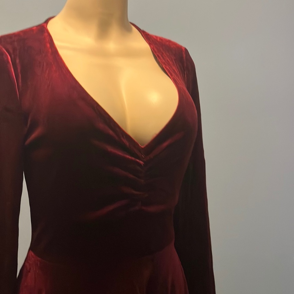 Emerald Sundae Juniors' Women's Red Velvet Sequin